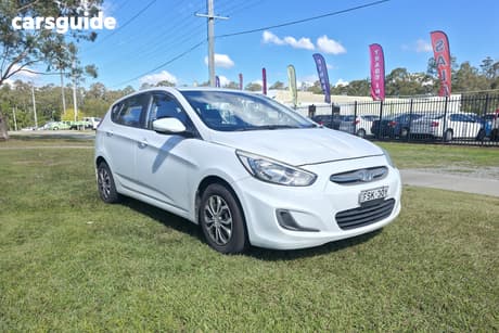 White 2016 Hyundai Accent Hatchback Active