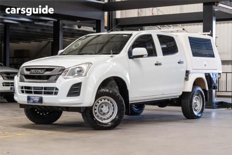 White 2017 Isuzu D-MAX Crew Cab Chassis Sx (4X4)
