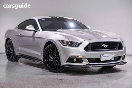 Silver 2017 Ford Mustang Coupe Fastback Gt 5.0 V8
