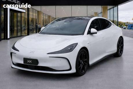 White 2025 MG Im5 Sedan Platinum