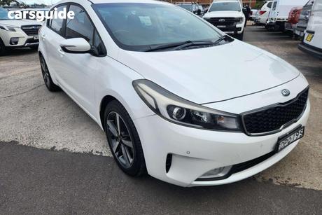 White 2017 Kia Cerato Hatchback Sport