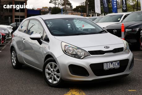 Silver 2014 Kia RIO Hatchback S