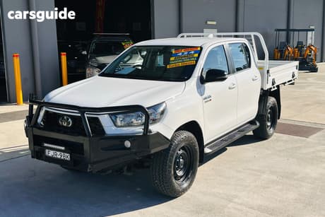 White 2024 Toyota Hilux Double Cab Chassis Sr (4X4)