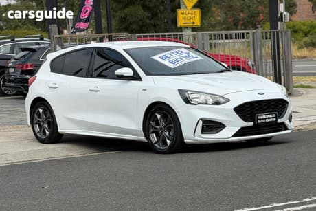 White 2018 Ford Focus Hatchback St-Line