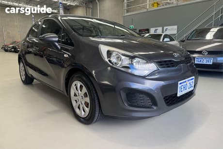 Grey 2013 Kia RIO Hatchback S