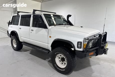 White 1997 Nissan Patrol Wagon Rx (4X4)