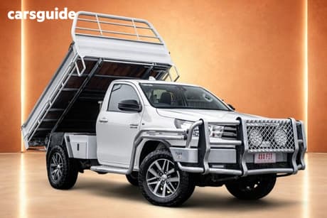 White 2022 Toyota Hilux Cab Chassis Sr (4X4)