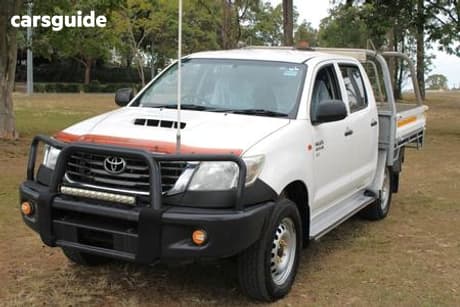 White 2014 Toyota Hilux Dual Cab Chassis Sr (4X4)