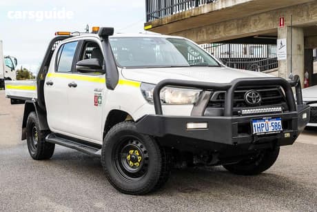 White 2022 Toyota Hilux Double Cab Chassis Sr (4X4)