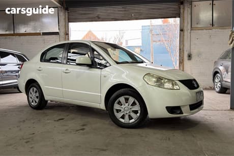 White 2009 Suzuki SX4 Sedan