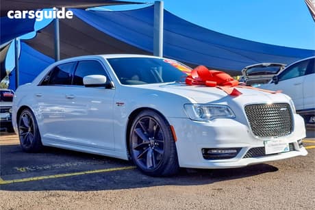 White 2019 Chrysler 300 Sedan Srt Core