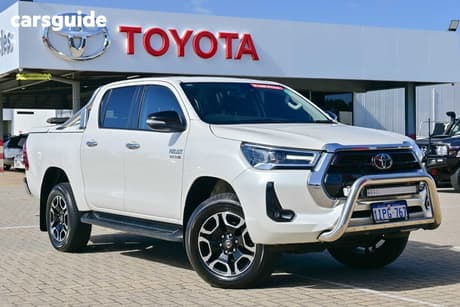 White 2022 Toyota Hilux Double Cab Pick Up Sr5 (4X4)