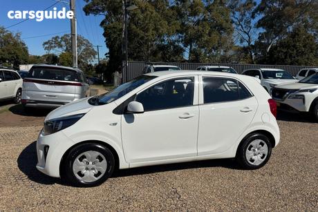 White 2023 Kia Picanto Hatchback S (Pe)