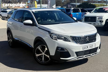 White 2017 Peugeot 3008 Wagon Allure