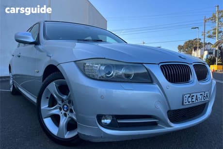 Silver 2010 BMW 320D Sedan Lifestyle