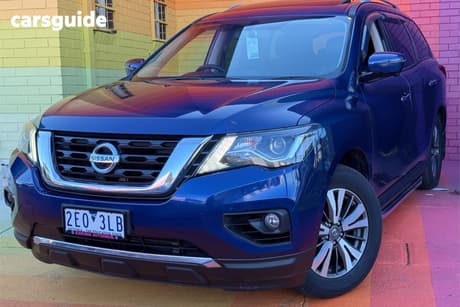 Blue 2017 Nissan Pathfinder Wagon St-L (4X4)