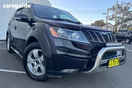 Purple 2014 Mahindra XUV500 Wagon (Fwd)