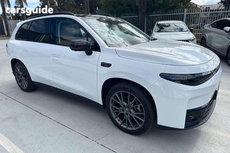 White 2025 Leapmotor C10 SUV REEV ULTRA HYBRID DESIGN R