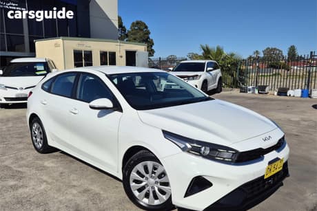 White 2024 Kia Cerato Hatchback S