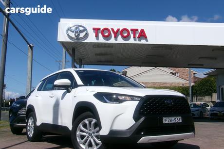 White 2024 Toyota Corolla Cross Wagon Gx 2Wd Hybrid