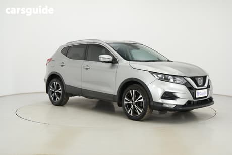 Silver 2018 Nissan Qashqai Wagon St-L