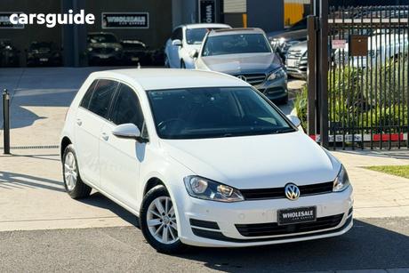 White 2017 Volkswagen Golf Hatchback 92 Tsi Trendline