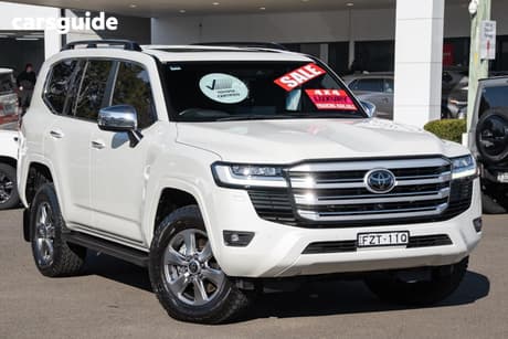White 2024 Toyota Landcruiser Wagon Lc300 Sahara (4X4)