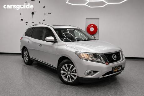Silver 2016 Nissan Pathfinder Wagon St-L (4X2)