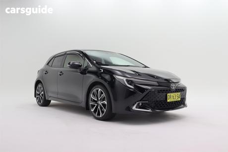 Black 2024 Toyota Corolla Hatchback Zr