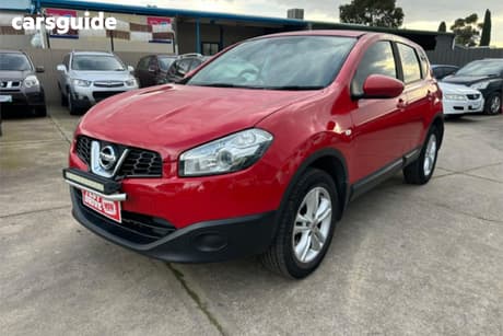 Red 2013 Nissan Dualis Wagon St (4X2)