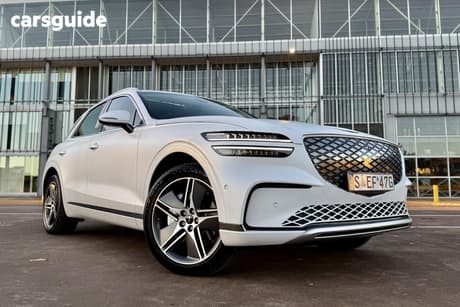 White 2025 Genesis GV70 Wagon Electrified Sig. Perf.