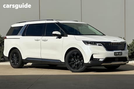 White 2022 Kia Carnival Wagon Platinum