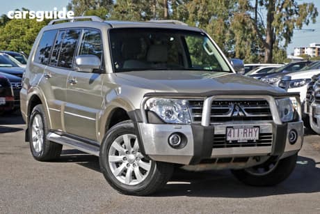 Gold 2010 Mitsubishi Pajero Wagon Exceed Lwb (4X4)