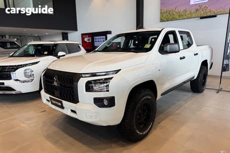 White 2024 Mitsubishi Triton Double Cab Pick Up Glx (4X4)