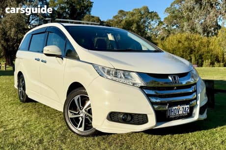 White 2016 Honda Odyssey Wagon Vti-L