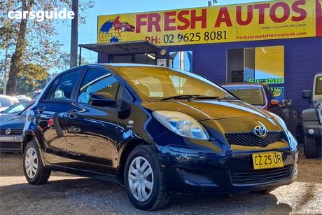 Black 2011 Toyota Yaris Hatchback Yr