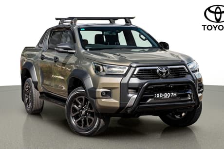 Bronze 2023 Toyota Hilux Double Cab Pick Up Rogue (4X4)