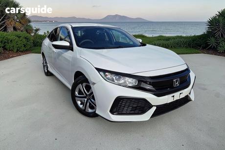 White 2018 Honda Civic Hatchback Vti