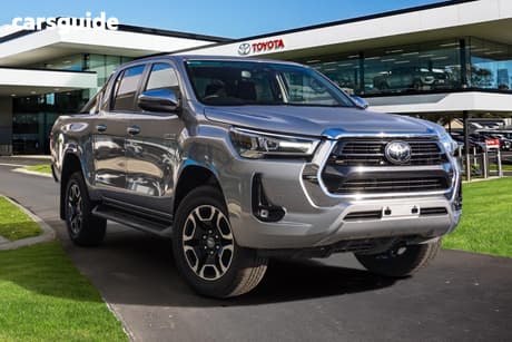 Silver 2022 Toyota Hilux Double Cab Pick Up Sr5 (4X4)