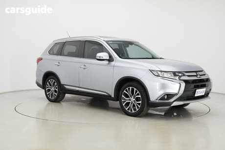 Silver 2015 Mitsubishi Outlander Wagon Exceed (4X4)