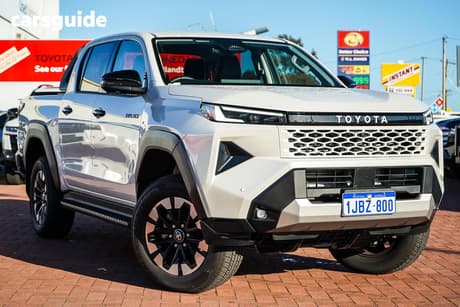 White 2026 Toyota Hilux Double Cab Pick Up Sr5 48V (4X4)