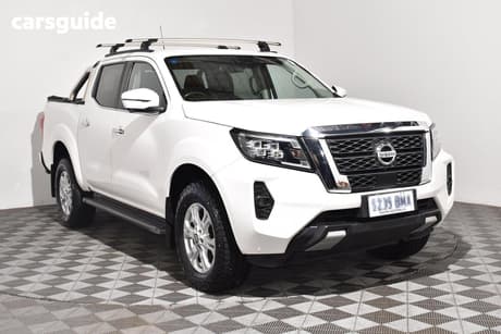 White 2021 Nissan Navara Dual Cab Pick-up St (4X2)