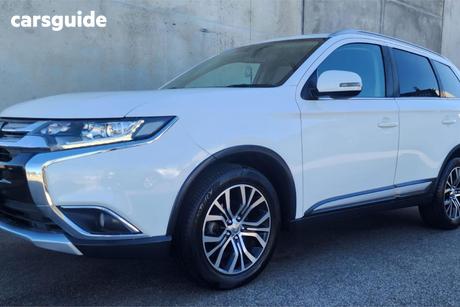 White 2015 Mitsubishi Outlander Wagon Ls (4X2)