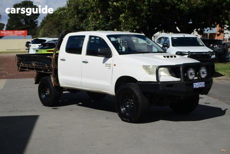 White 2014 Toyota Hilux Double Cab Chassis Sr (4X4)