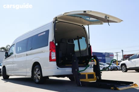 White 2022 Toyota HiAce Bus Slwb Commuter Gl (12 Seats)