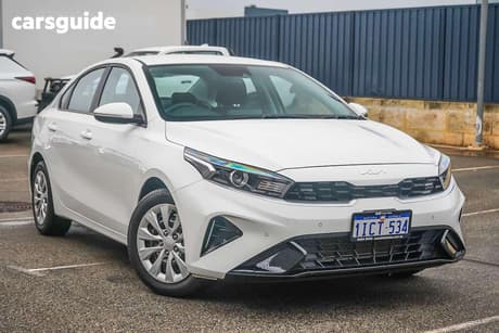 White 2024 Kia Cerato Sedan S