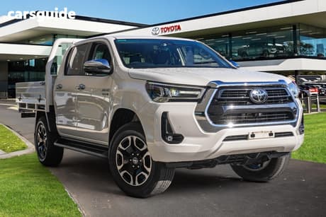 White 2022 Toyota Hilux Double Cab Pick Up Sr5 (4X4)