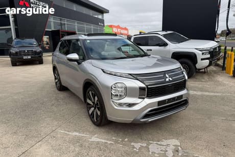 Silver 2025 Mitsubishi Outlander Wagon Exceed 5 Seat (Awd)