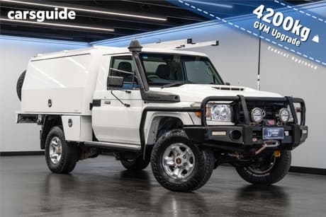 White 2018 Toyota Landcruiser Cab Chassis Gx (4X4)