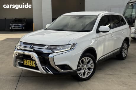 White 2019 Mitsubishi Outlander Wagon Es Adas 5 Seat (Awd)